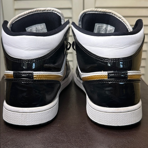 Jordan 1 Mid Patent Black, White & Metallic Gold… - Picture 8 of 11